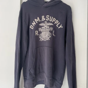 Hoodie - En hoodie i storlek L