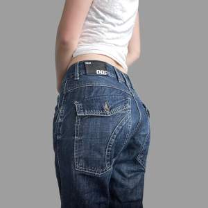 as snygga straight/baggy (beroende på storlek) jeans från Grant. Storlek W32 L32. Lite korta för mig som är 175. Lite kortare vore perfekt. 🤍