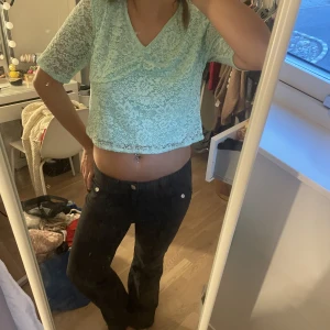 Topp - Turkos spets topp, as cool 