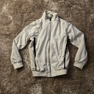 Sport-tröja - En sport-tröja, aldrig andvänd och i bra skick