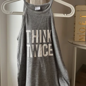 Linne från Gina Tricot - Nästintill oanvänt linne från Gina