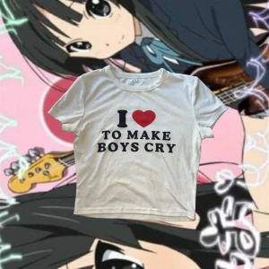 ”I ❤️ to make boys cry” T-shirt  - Ikoniskt tröja i storlek medium. Sitter dock tajt/ som en magtröja men inte obekväm! Inprintad logga så det går inte bort i tvätten❤️