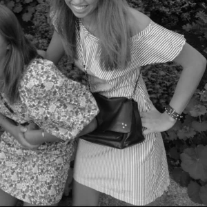 Randig one should klänning  - Super fin randig one shoulder klänning från märket 2ndday. Bra skick🤍💙