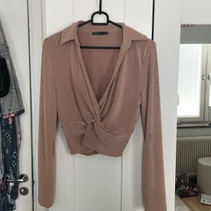 Beige topp - Fin beige topp! Aldrig använd 