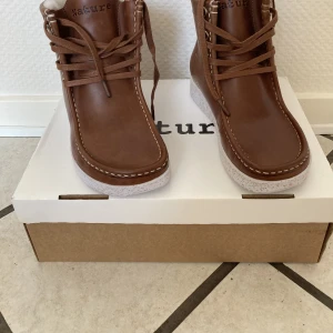 Vinter støvler - Fine vinterstøvler i læder  fra danske brand Nature Footwear med varmt lammeskindsfoer, Strl.36EU -Aldrig brugt - ny med æske - førpris (og nu) 1500