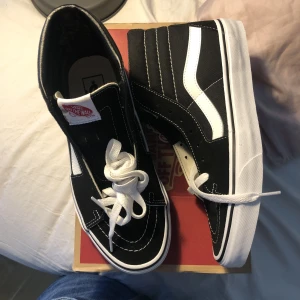 Helt nya vans storlek 40 - Oanvända svarta vans storlek 40