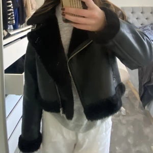 Jacka  - Inte äkta bra skick 