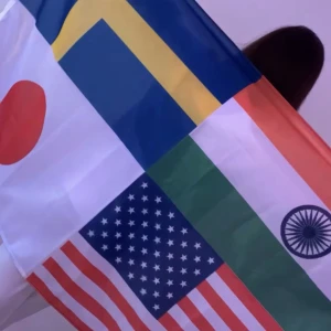 STUDENTFLAGGOR MED 4 LÄNDER - Beställ din helt egna specialdesignade studentflagga på vår hemsida: www.flagfinity.se! 2 veckor frakt  Hög kvalité