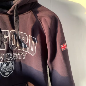 Oxford university hoodie - Blå/navy hoodie med Oxford university skrift