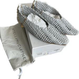 Stella McCartney ballet flats - Helt nya Stella McCartney ballet flats storlek 37. Priset kan diskuteras vid snabb affär!