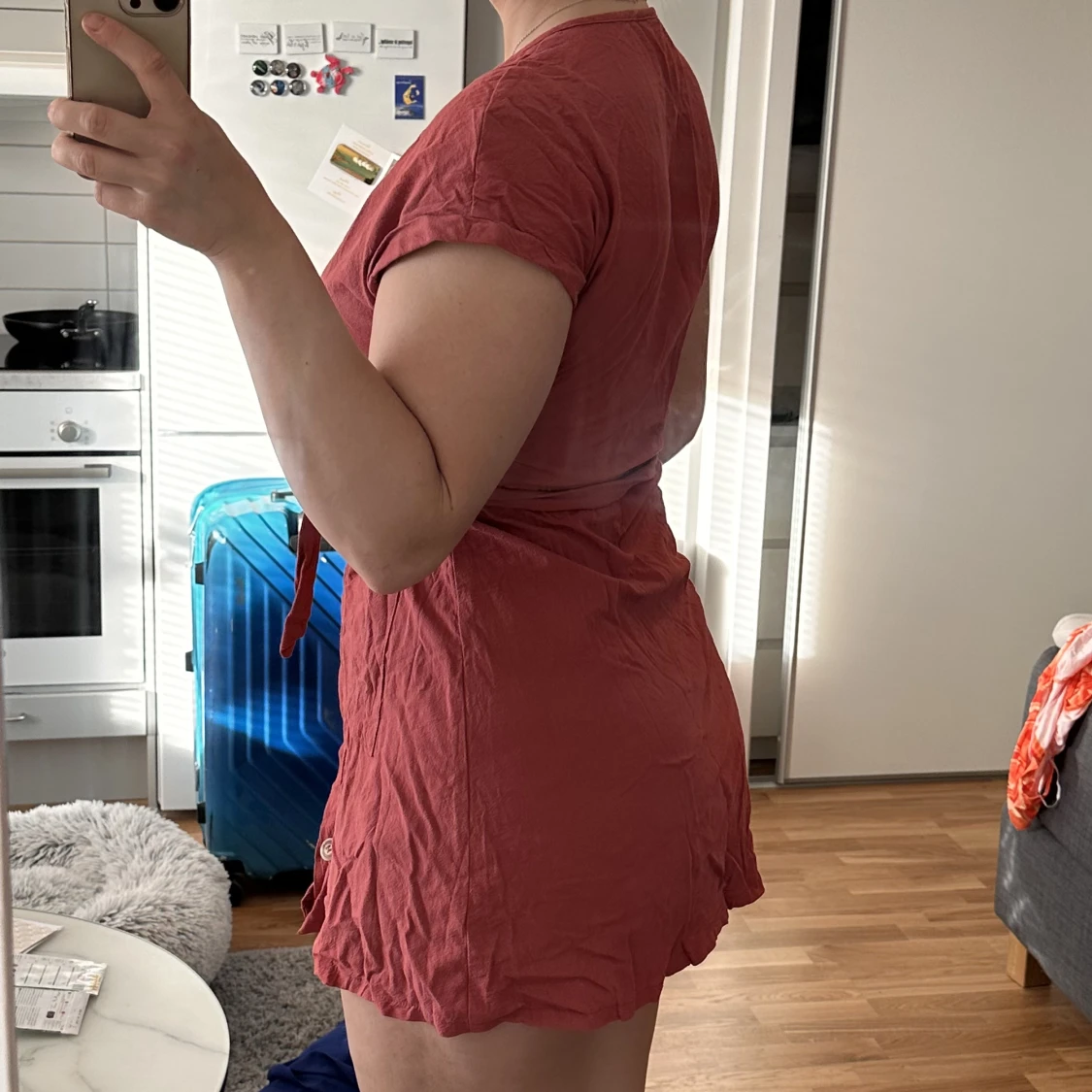 Oanvänd klänning  - 90