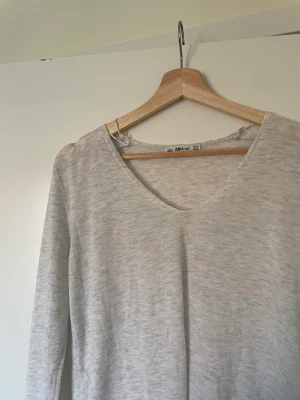 zara knit tröja - lite sheer stickat tröja från zara strl M