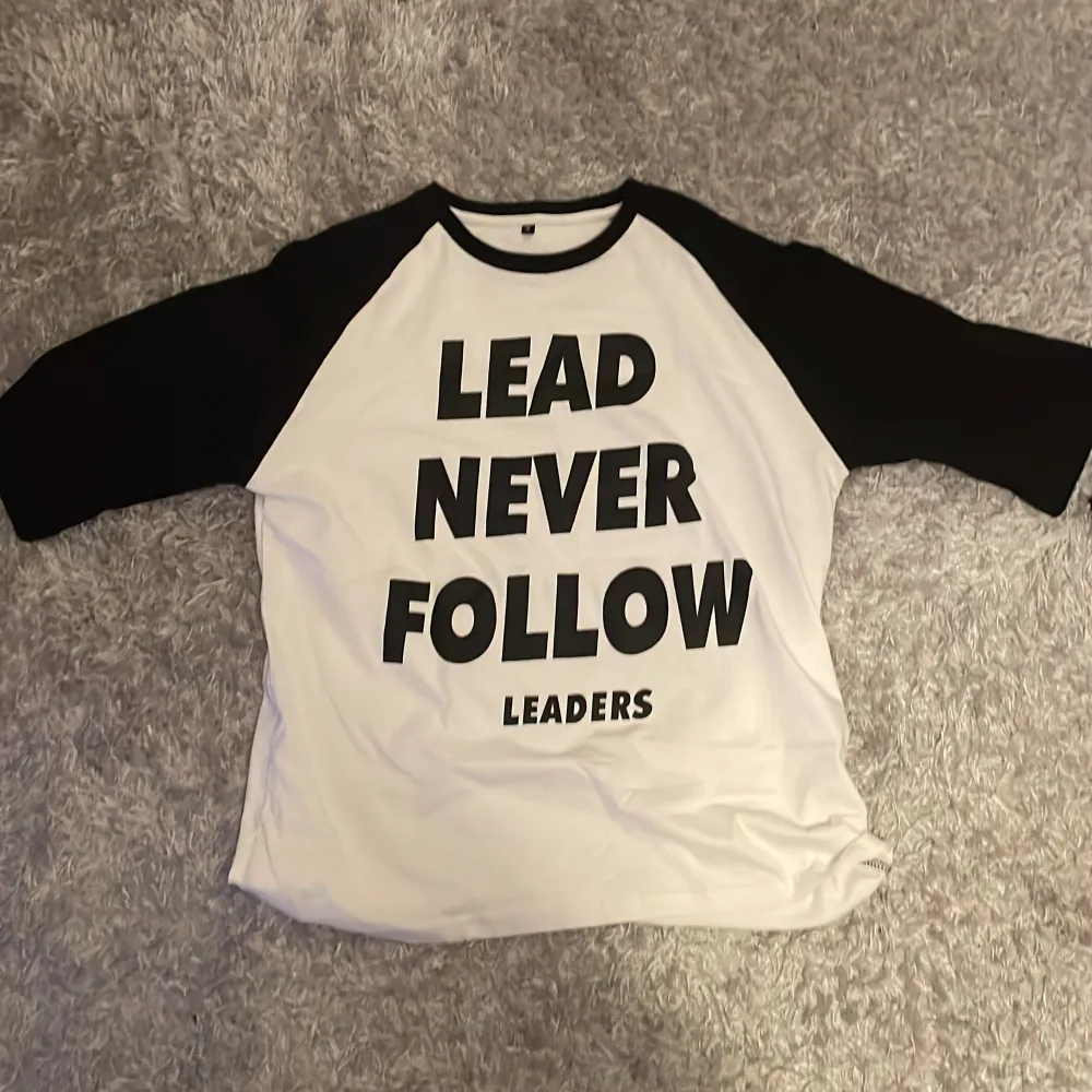 Lead never follow leaders Chief keef tröja🔥🔥storlek M. T-shirts.