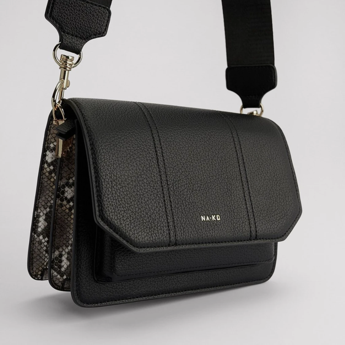 NAKD väska