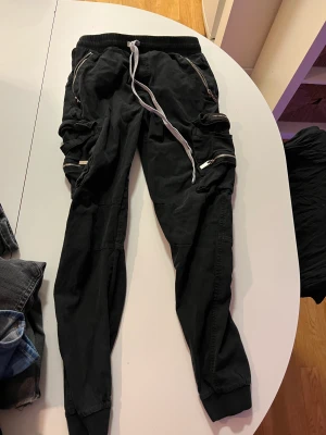 The Couture Club cargobyxor - Storlek S