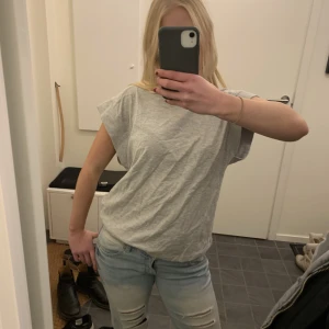 Zara topp - Snygg topp från zara, knappt använd!!💕💕