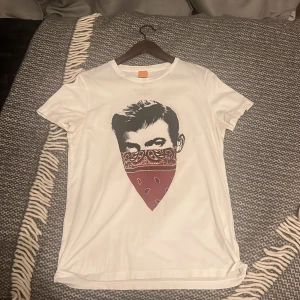 Hugo boss T-shirt - Hugo boss t-shirt med coolt tryck 