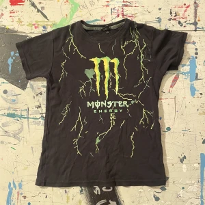 Monster banbytee  - Jättesöt tröja!