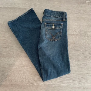 Gap jeans - Gap jeans strl 26/32 (passar xs/s) i bra skick :) (se bilder) med rak/bootcut ben