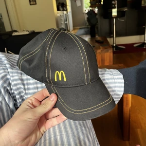Helt ny oanvänd mc Donalds keps - Mcdonalds keps, aldrig använd