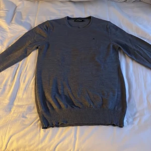 J Lindeberg tröja - Mycket fin tröja använd ett fåtal gånger  Köpt för 1300