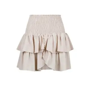 jättefin beige kjol från neo noir, köpte den för ett tag sedan i butik men har aldrig använt den så skulle säga att den är i nyskick. Nypris är 449 kr 