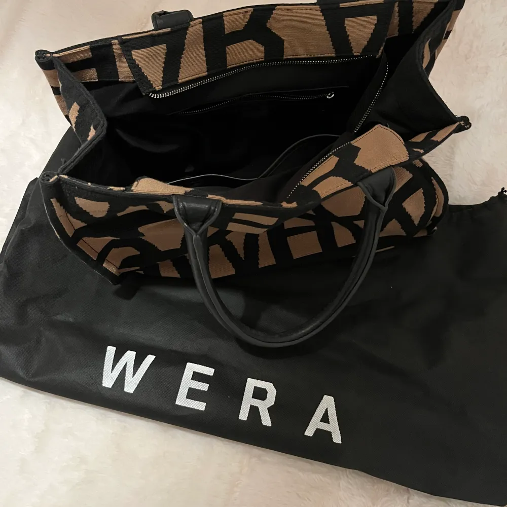 Rymlig väska ifrån Wera . Väskor.
