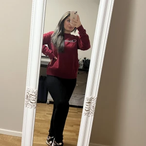 Vinröd Champion sweater ❤️🤎   - Stl Xs som ny! En fin höst röd färg 🌰🍷❤️