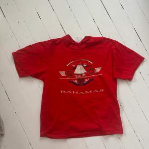 Vintage T-shirt bahamas  Size missing but Medium!?