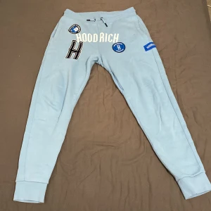 Köpte dem men dem var förstora för mig. - Storlek M har knappt använt dem