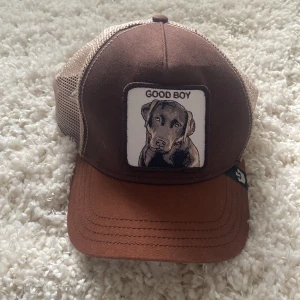 Keps - Säljer denna skit snygga keps från GORIN BROOSE. Den är nästan helt oanvänd. Kom privat för fler bilder eller frågor🫶🏼 Köpt för 499kr