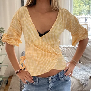 Så fin topp - Så snygg gul topp
