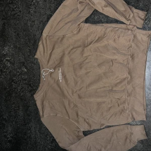 Zara - Sweatshirt - Använd ett fåtal ggr. Bra skick. Stl. Medium