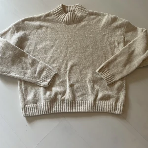 Tröja - Tröja från new yorker i strl M. Jätte mjukt och mysigt tyg. 