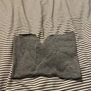 En mjuk grå tröja 
