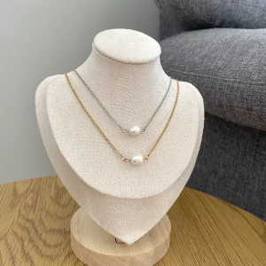 Sötvattenspärla halsband - Information på bild 2 👉🏻  Mått ca 40cm + 5cm förlängning! 1 för 69kr, 2 för 118kr frakt ingår!  💌 Instagram - Vikiicom