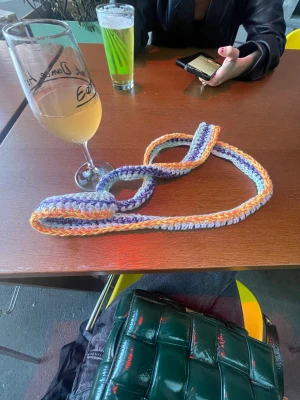 Virkad mini scarf - Egengjord virkad miniscarf!! Lyfter alla outfits! Gjord av bomullsgarn <33