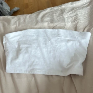 Croppad topp - Superfin topp💞köpare står för frakt priset 