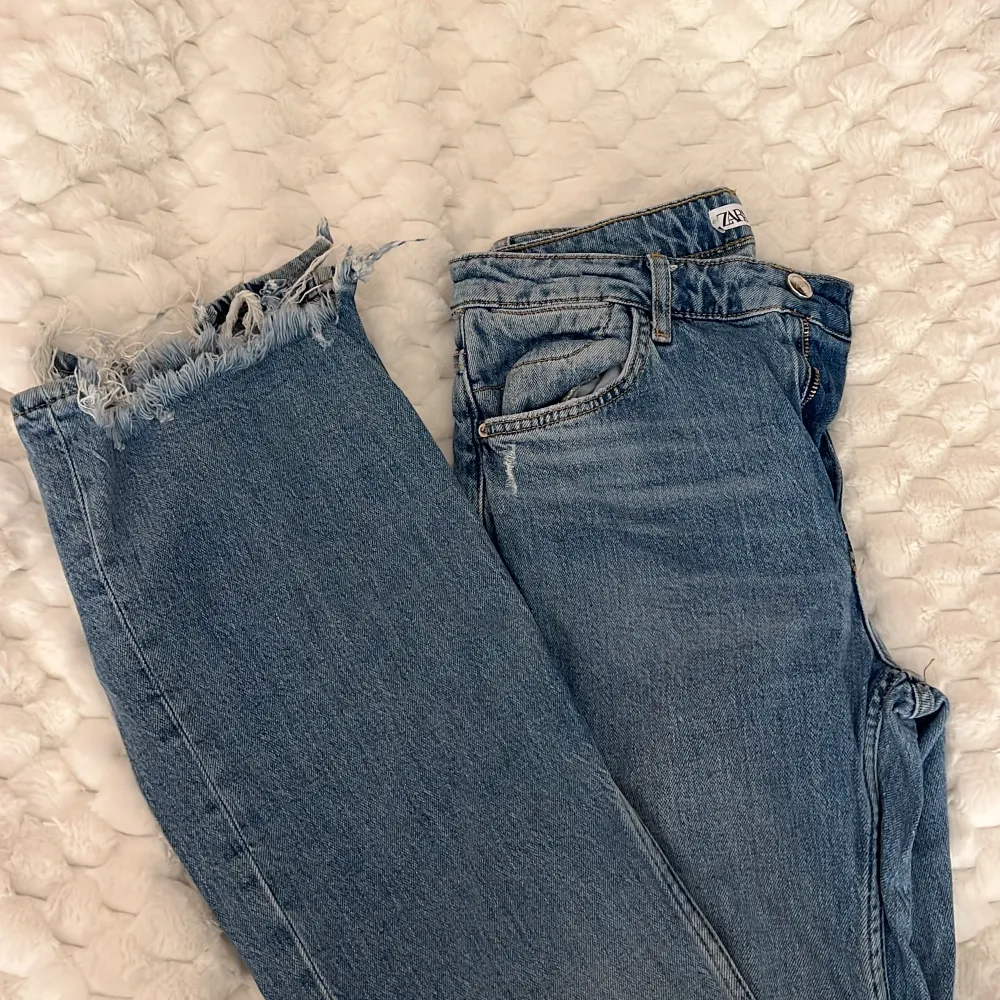 Jätte fina bootcut jeans från zara 💕. Jeans & Byxor.