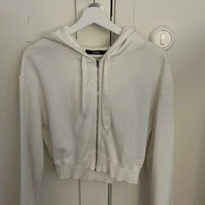 Tröja - Superfin tröja från Bikbok🤍🤍