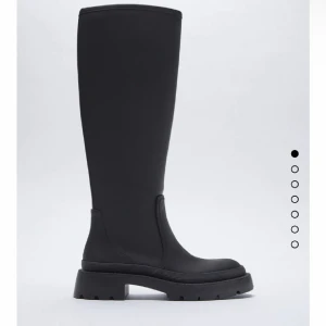 Stövlar  - Stövlar från zara, använda fåtal gånger. Köparen står för frakt 