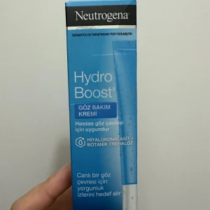 Neutrogena ögonkräm - Helt oöppnad och plomberad ögonkräm från Neutrogena. Har beställt den från Turkiet. Super mjukgörande och vårdande ögonkräm som lugnar till ögonområdet och glr piggare.
