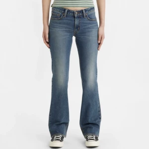 Levi’s jeans - lågmidjade bootcut jeans direkt köpta från levis💓dom och är helt oanvända och lappen är kvar. köpta för 920