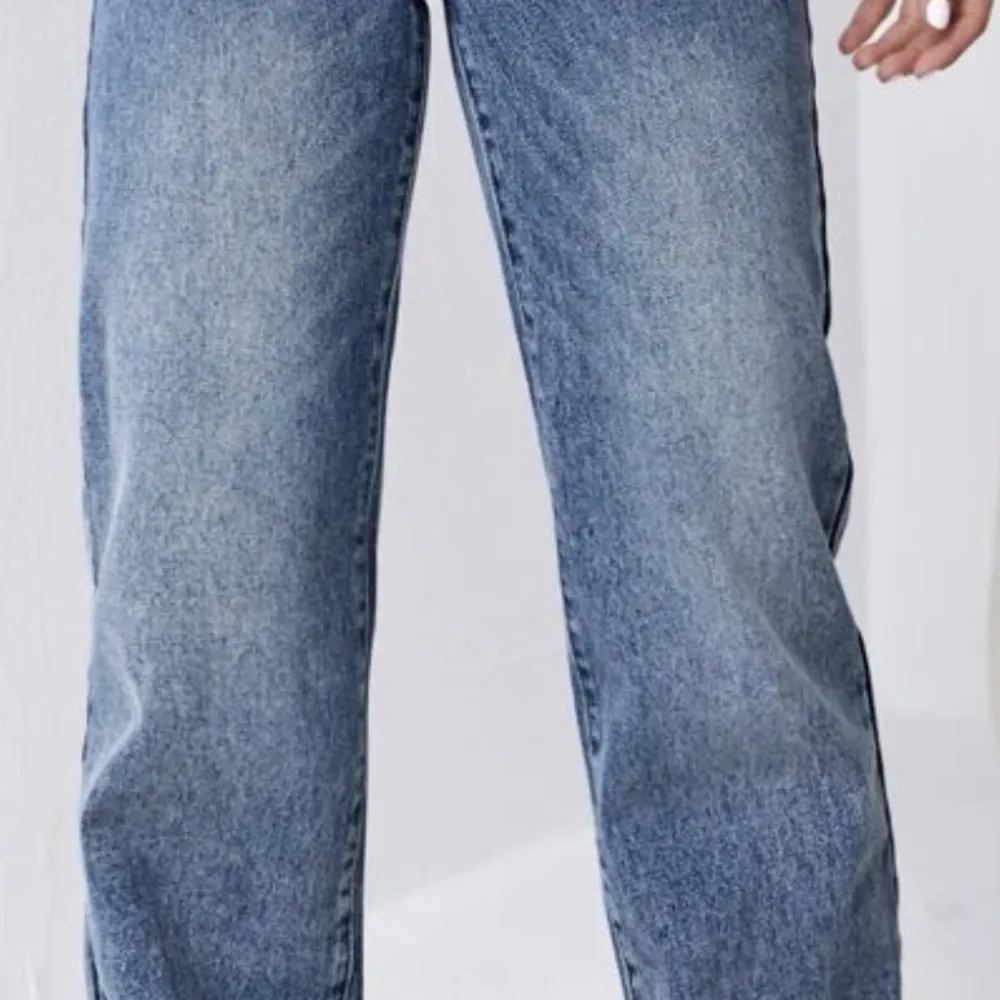 Bra skicka vida jeans med lågmidja i stl s. Jeans & Byxor.
