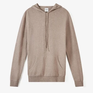 Stickad tröja  - Super snygg beige stickad tröja med luva! Säljer då den inte kommer till användning. Första bilden är bara en likande modell, och det är likadana tröjor på 3e bilden💗