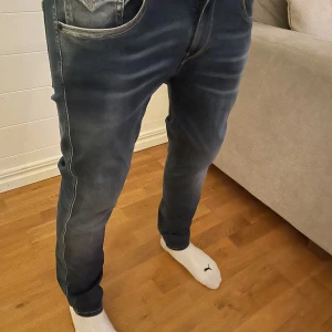 Replay Jeans - Schysst replay anbass jeans i strl: 30/30 Hör av er vid frågor!