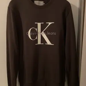 Äkta Calvin Klein sweatshirt  Skick 8/10  Storlek: M  