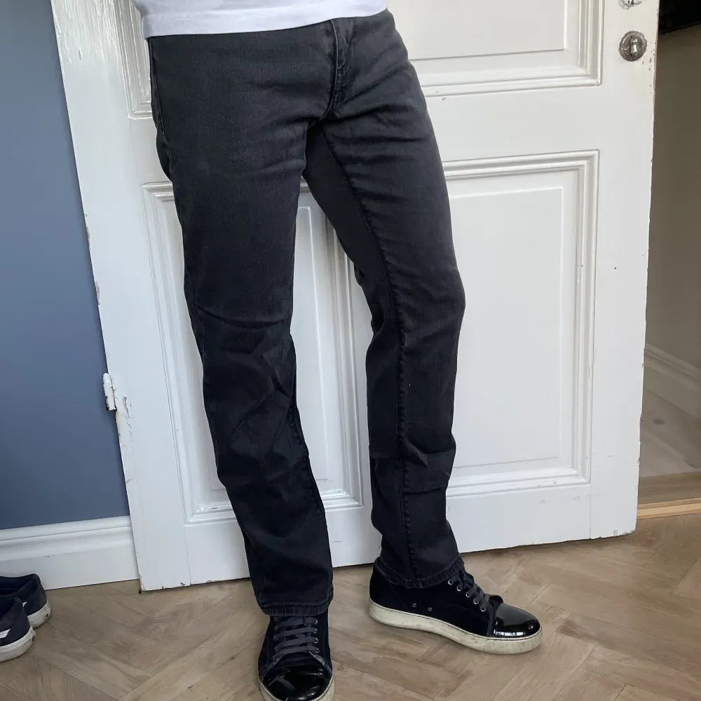 Svarta jeans från hugo boss. Superkvalité & bra skick. Rak fit. W29, L30. Nypris: 1 399 kr. Jeans & Byxor.