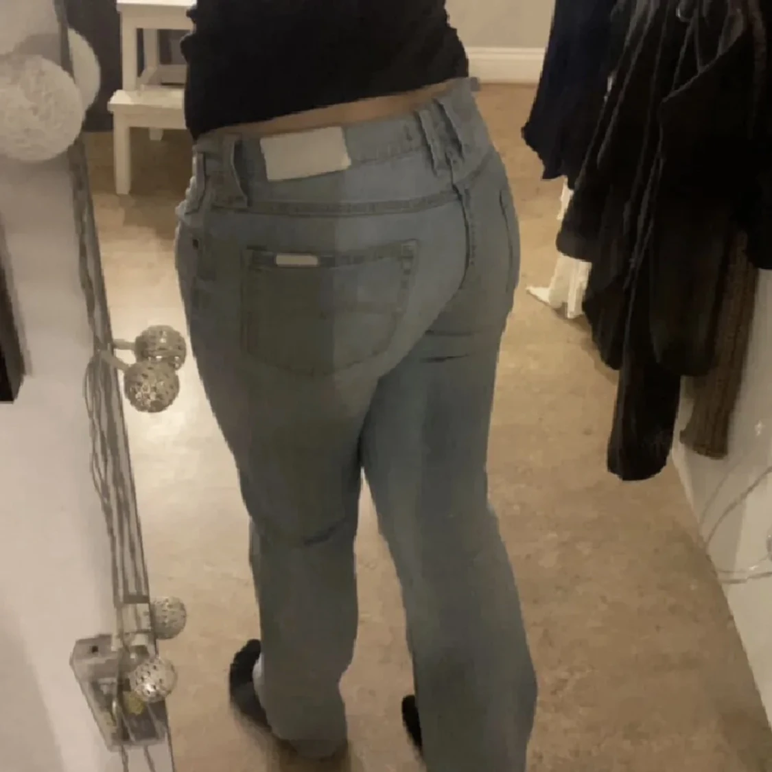 Ljus blåa lågmidjade jeans  - 90