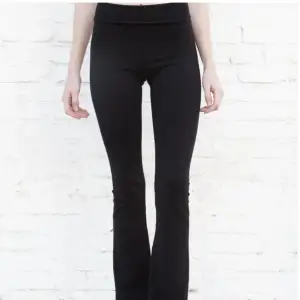 Yoga pants från brandy Melville som inte används pga att de är för långa för mig! Skriv ang intresse!!❤️